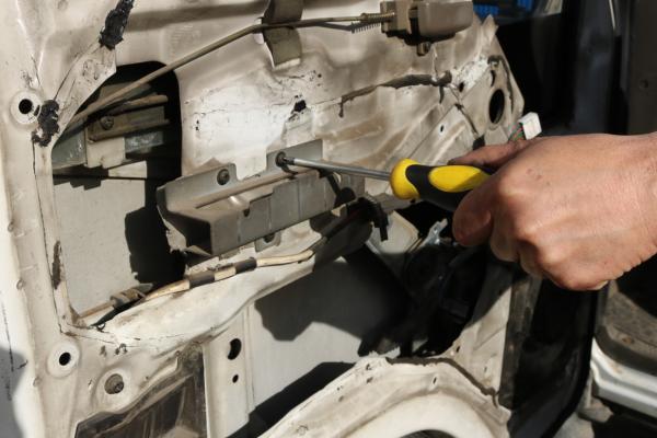 Land Rover Window Regulator Issues